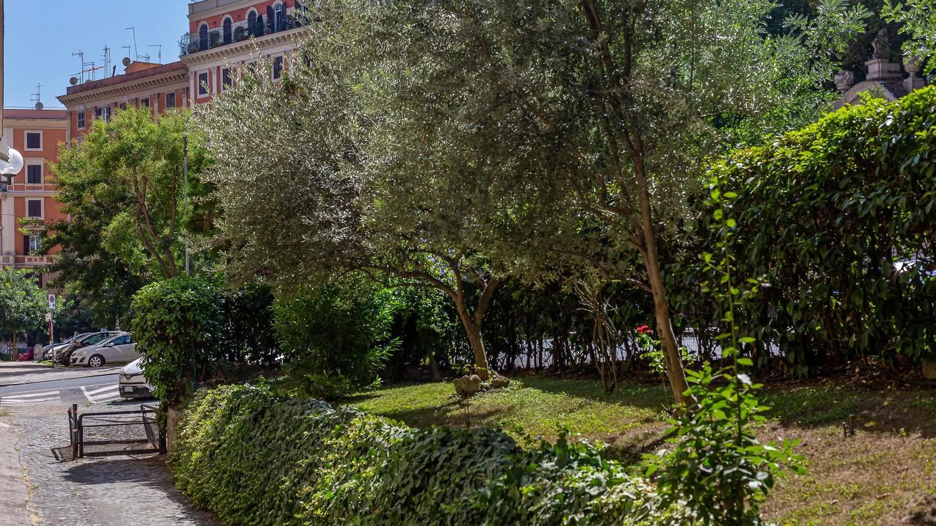 Iflat Peaceful And Intimate Refuge In Trastevere Rome 0*,
