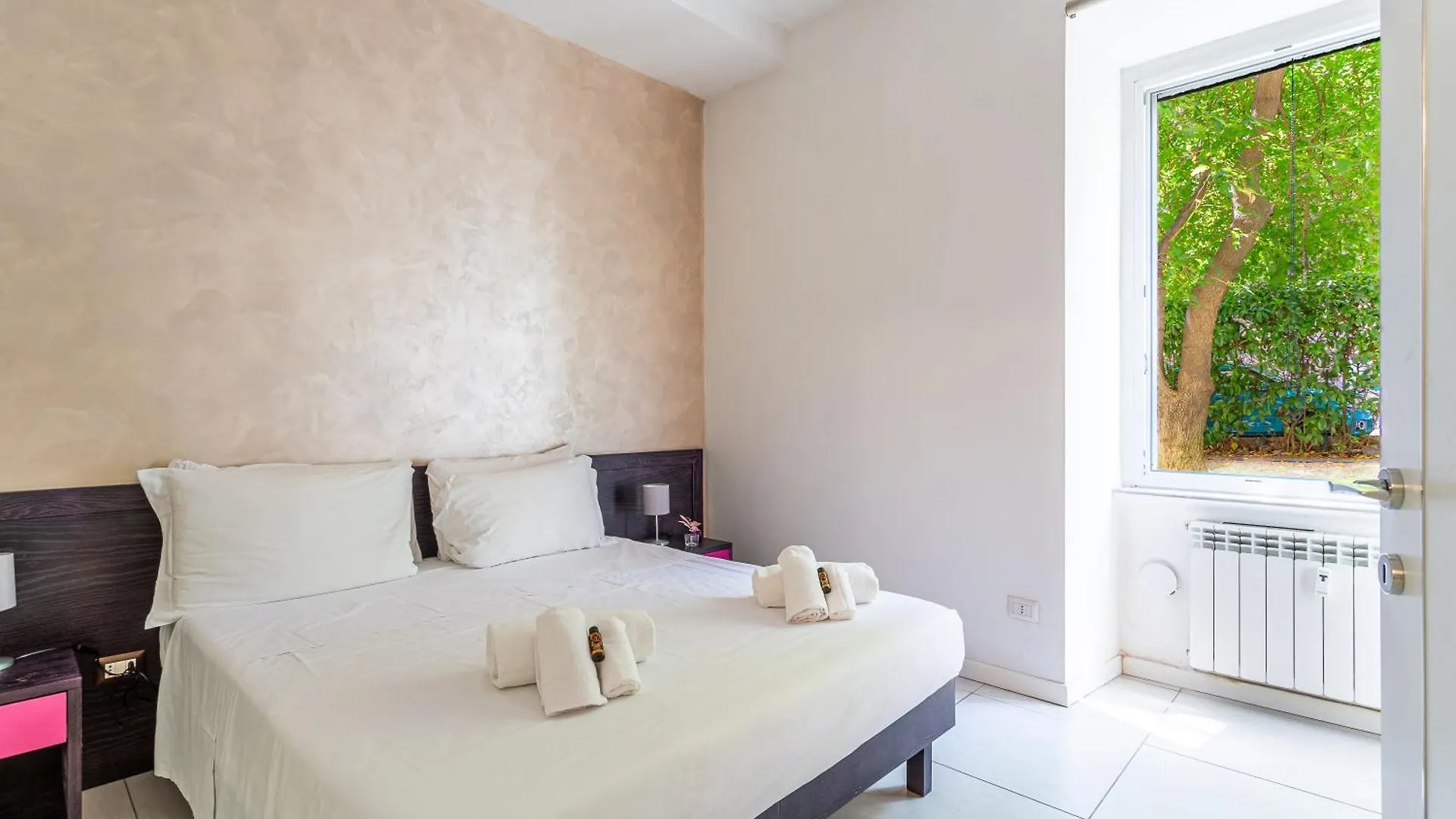 Iflat Peaceful And Intimate Refuge In Trastevere contacts