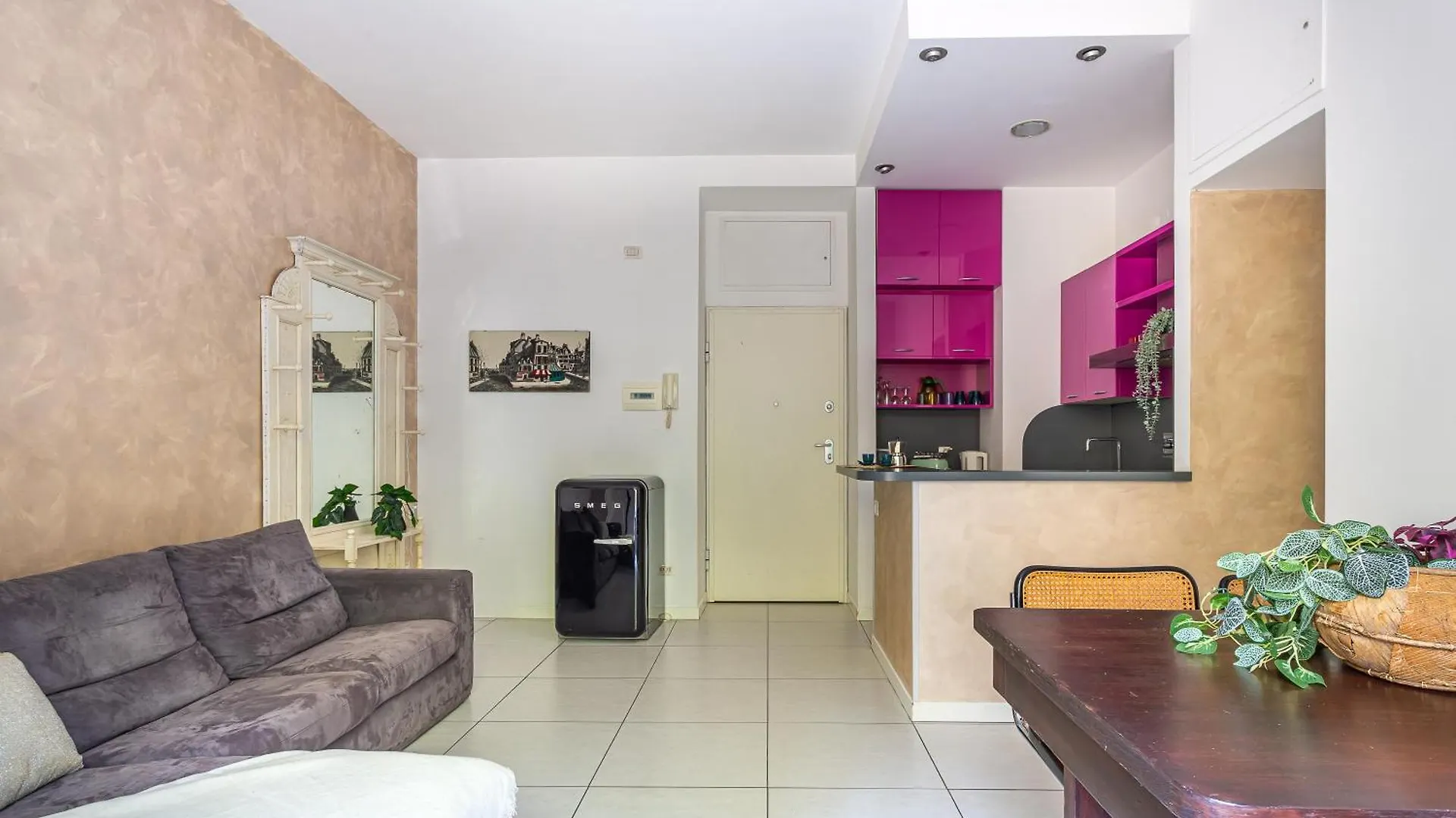 Iflat Peaceful And Intimate Refuge In Trastevere Rome 0*,  Italy